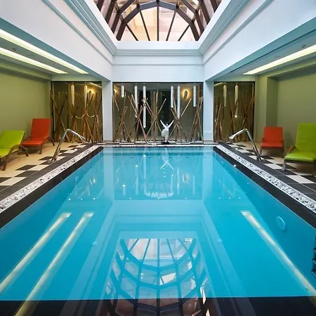 Utopia And Hotel 4*