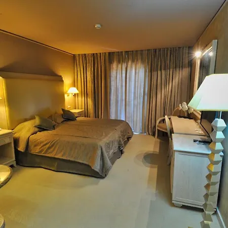 Utopia And Hotel 4*